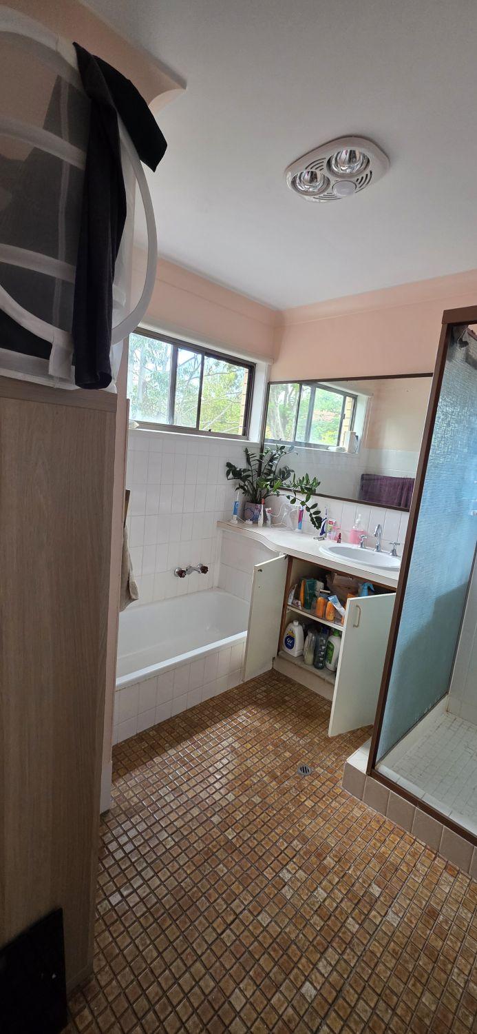 Tarragindi bathroom before renovation